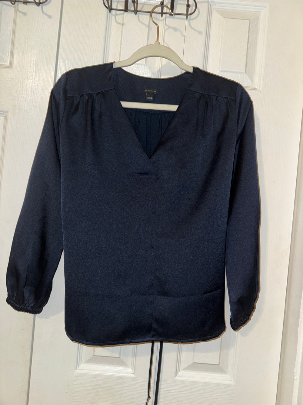 Ann Taylor Dark Navy V-Neck Long Sleeve Blouse